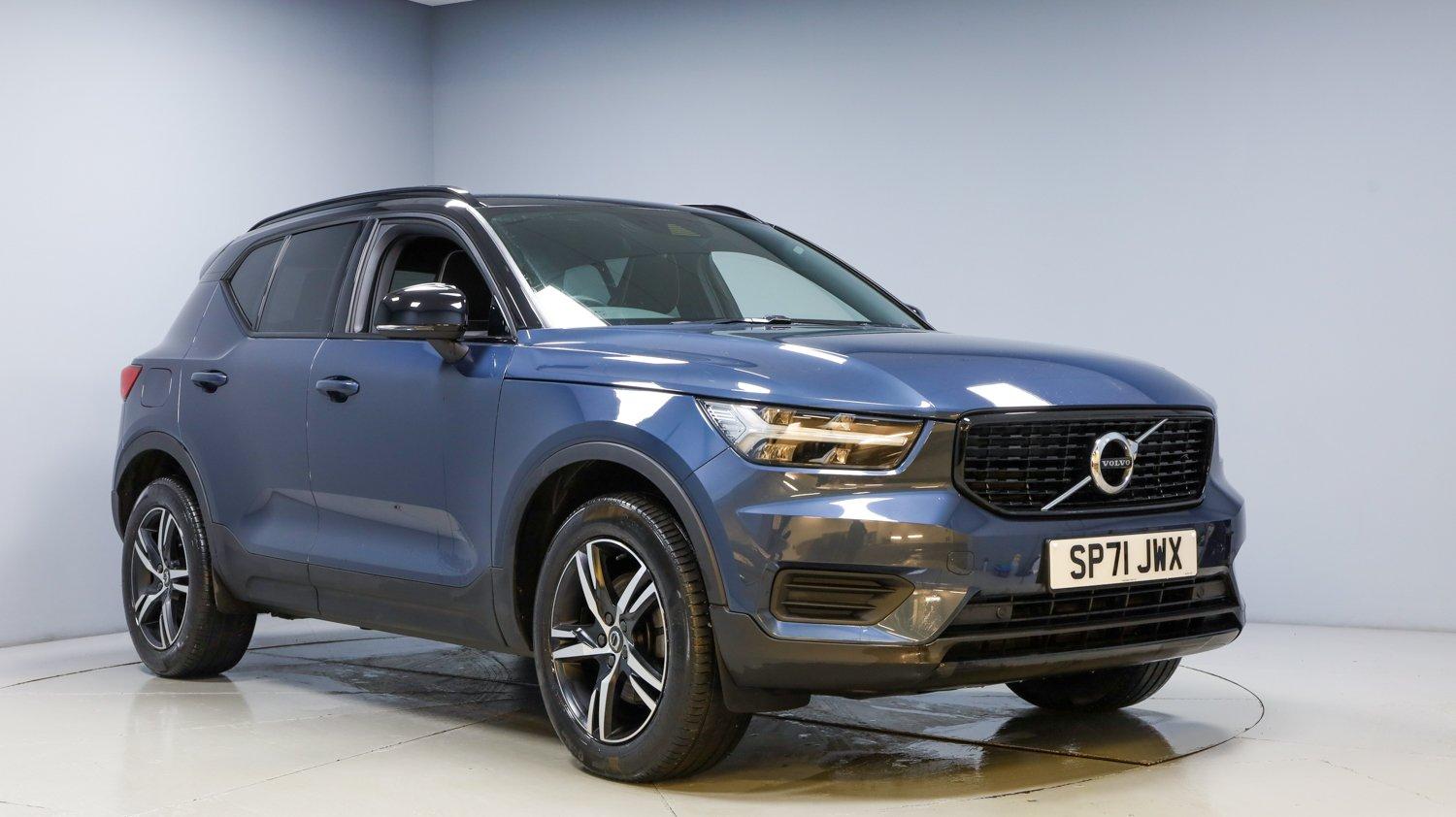 Volvo XC40 2.0 B4P R DESIGN 5dr Auto thumbnail